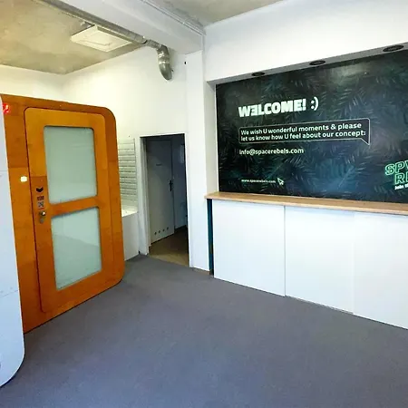 Capsule hotel Spacerebels Wroclaw